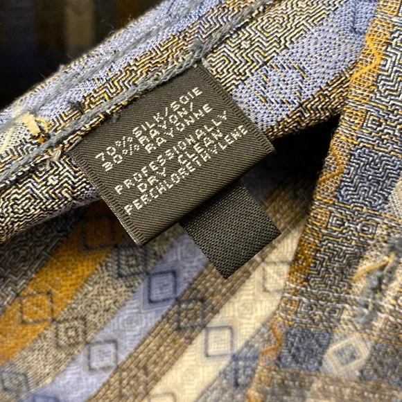 Jhane Barnes Men’s Blue Transpose Patterned Multi-Colored Button-Down Shirt - Picture 7 of 16